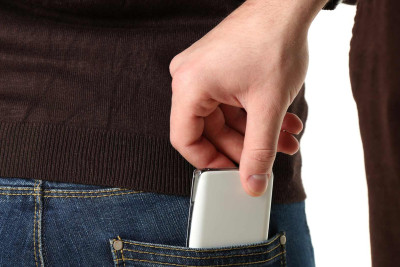 Nəsimi: 3600 manat dəyərində mobil telefonları oğurlayan şəxs saxlanılıb