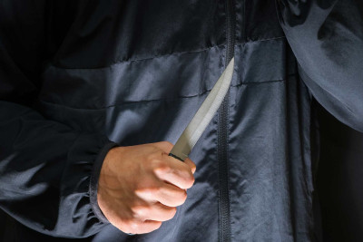 Nərimanov rayonunda naməlum şəxs adam bıçaqlayıb