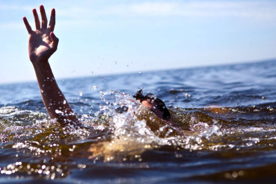 Mərdəkanda dənizdə batan var