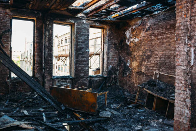 Xəzər rayonunda tikilidə yanğın olub