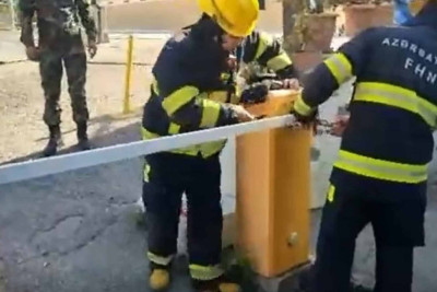 FHN reyd aparıb: binaların yaxınlığında olan şlaqbaumlar sökülüb
