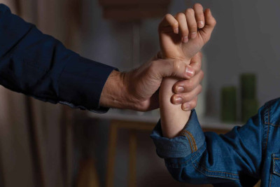 14 yaşlı qıza qarşı seksual zorakılıq edən iki nəfərdən biri onun öz doğma qardaşı olub - İDDİA - YENİLƏNİB
