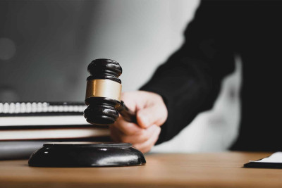 Qayınını şantaj etdi, 10 il həbs cəzası aldı