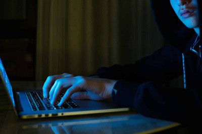 24 yaşlı gənc pornoqrafik video yaydığına görə cəzalandırılıb