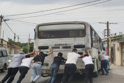 Bakıda avtobus sərnişinləri yox, sərnişinlər avtobusu aparıblar