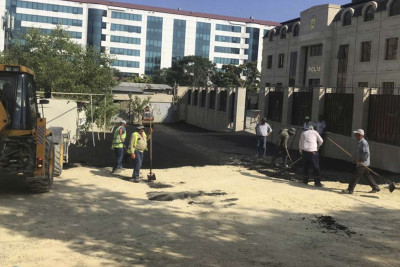 Nəsimi rayonunda həyətyanı sahə asfaltlanıb