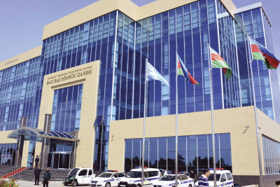 Həbs edilən gömrükçülər azadlığa buraxılıblar