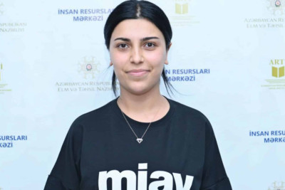 Bakı məktəbinin müəllimi rekord qırıb: 35 dəqiqəyə 54 bal toplayıb