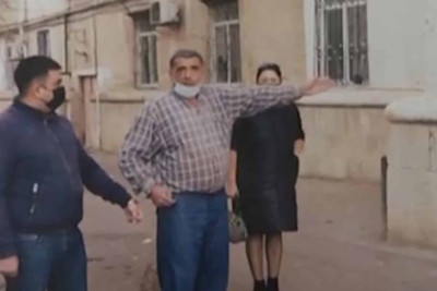 Xətai rayonunda 74 yaşlı qonşusunu öldürən şəxsə hökm oxunub - VİDEO