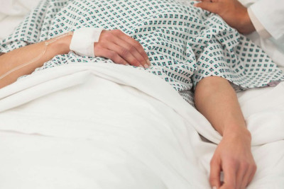 Xəzərdə 62 yaşlı qadını avtomobil vurub