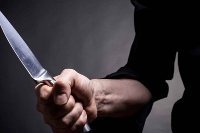 Buzovnada 43 yaşlı kişi bıçaqlanıb