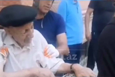 “Qobu Park”da yaşlı kişi xilasedicilərin köməkliyi ilə xəstəxanaya aparılıb