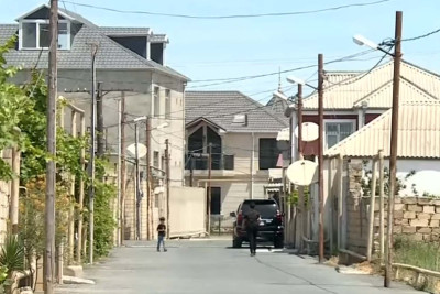 Binəqədi rayonunda yeni salınan yaşıyış massivində məktəb yoxdur