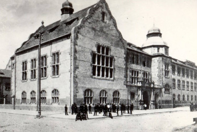 Şərqin ilk müsəlman qız məktəbi