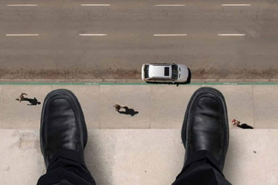 24 yaşlı gənc 3-cü mərtəbədən yıxılaraq xəsarət alıb