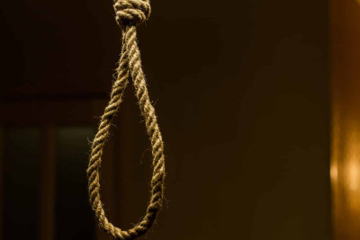 Bakıda 24 yaşlı mühafizəçi özünü asıb
