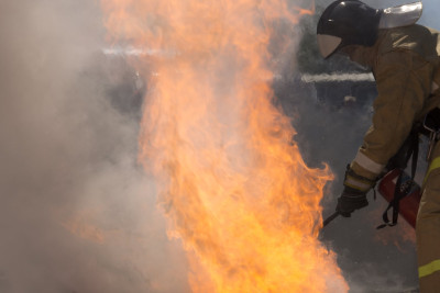 Bakıda evin yaxınlığında köməkçi tikili yanıb