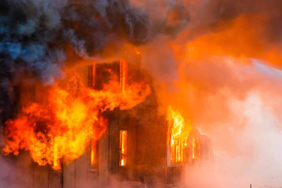 Xətaidə doqquzmərtəbəli binada yanğın olub