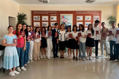 Bakı məktəblərini fərqlənmə ilə bitirən məzunların sayı açıqlanıb