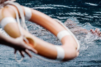 Mərdəkanda 2 nəfər batmaqdan xilas olunub