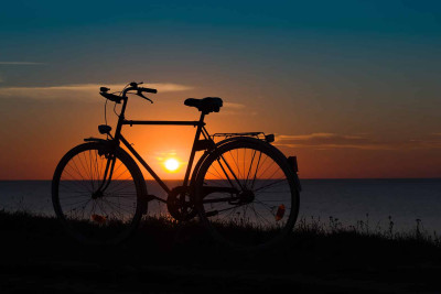 Bakıda velosiped oğurluğu kameraya düşüb - VİDEO