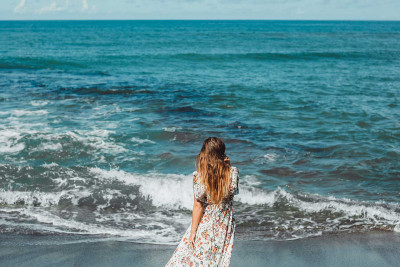 Bakı çimərliyində qadın seksual manyakın hərəkətlərinin qurbanı olub