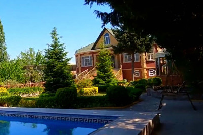 Bakıda yüz milyonlarla dollara bağ evləri satılır - VİDEO