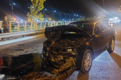 Neftçilər prospektində "Skoda" "Toyota Land Cruiser” ilə toqquşub