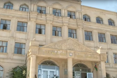 Yasamalda şagirdlər xəbərdarlıq edilmədən digər məktəblərə köçürülüblər