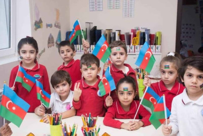 Sığınacaqda qalan uşaqlar sənədləri olmadığına görə təhsil ala bilmirlər