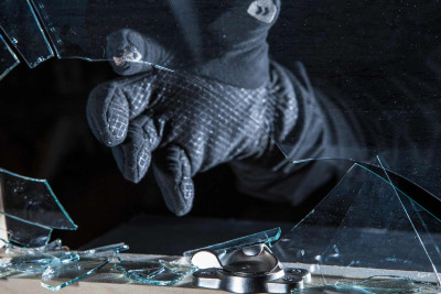 Xətai rayonunda avtoservis qarət olunub