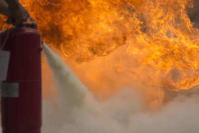 Xətaidə yerləşən birmərtəbəli evdə yanğın baş verib