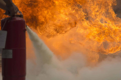 Xəzərdə mebel sexi yanıb