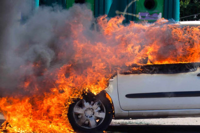 Xətaidə “BMW” yanıb