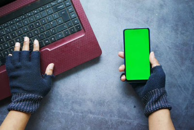 Xəzərdə kafedən notbuk və telefon oğurlanıb