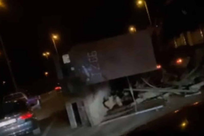 Buzovnada gecə saatlarında yük avtomobili aşıb - VİDEO