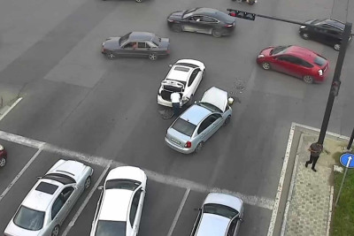 8 Noyabr prospektində qəza nəticəsində sıxlıq yaranıb