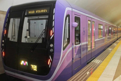 Metroda daha bir qadın maşinist işə qəbul edilib