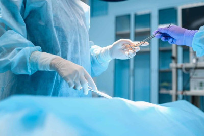 Özəl klinikada əməliyyat zamanı xəstə ölüb