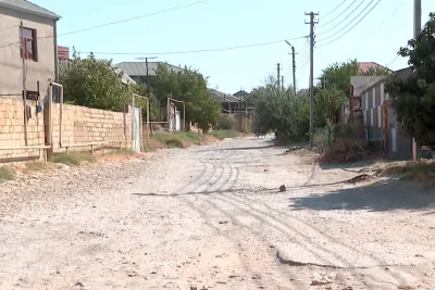 Binəqədidəki yararsız yol sakinlərə il boyunca çətinlik yaradır