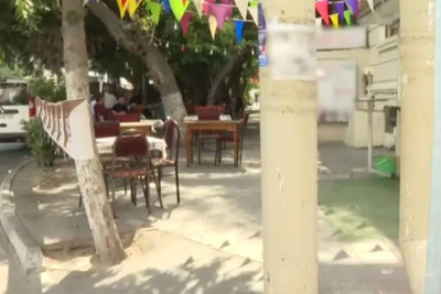 Nərimanovda “pivəxana”ya görə piyadalar səki ilə hərəkət edə bilmirlər - VİDEO