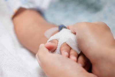 Qaraçuxurda avtomobilin vurduğu 6 yaşlı uşaq xəstəxanada ölüb