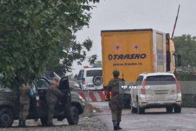 Rusiya Qızıl Xaç Cəmiyyətinin yardımla dolu yük avtomobili Xankəndinə yola düşüb