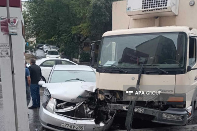 Nəsimi rayonunda 3 avtomobil qəzaya uğrayıb