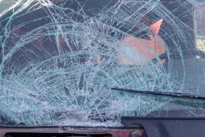 Nərimanovda skuter sürəni avtomobil vurub