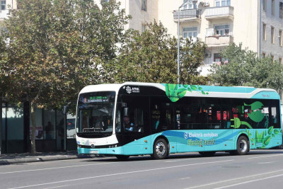Paytaxtda ilk elektrik mühərrikli avtobus xəttə buraxılıb