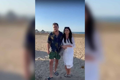 Bakıda polislər çimərlikdə turistin itirdiyi 20 min dolları taparaq qaytarıblar - VİDEO