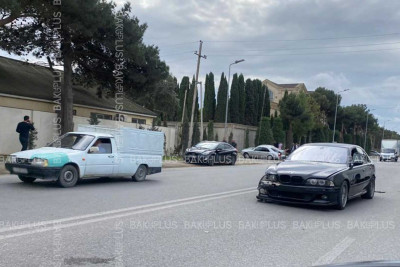 Maştağa yolunda iki avtomobil toqquşub