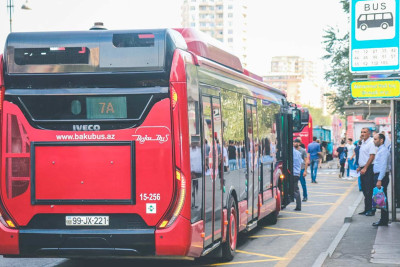 Yeni tədris ili ilə bağlı marşrut xətlərində avtobusların sayı artacaq