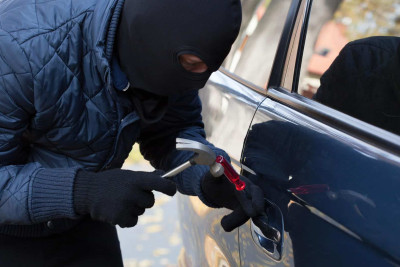 Səbaildə avtomobildən oğurluq edilib